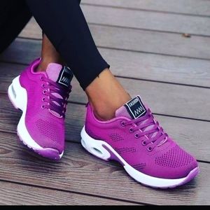 Woman's Footwear/Sneakers/Runner's